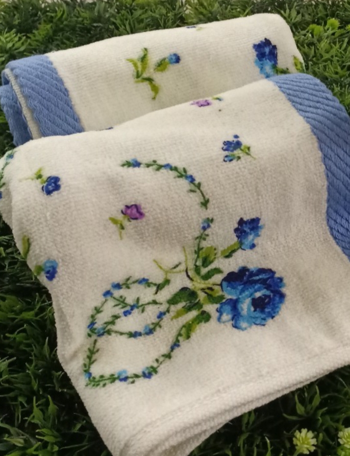 100% Cotton Printed Hand Towel  by Homiekart