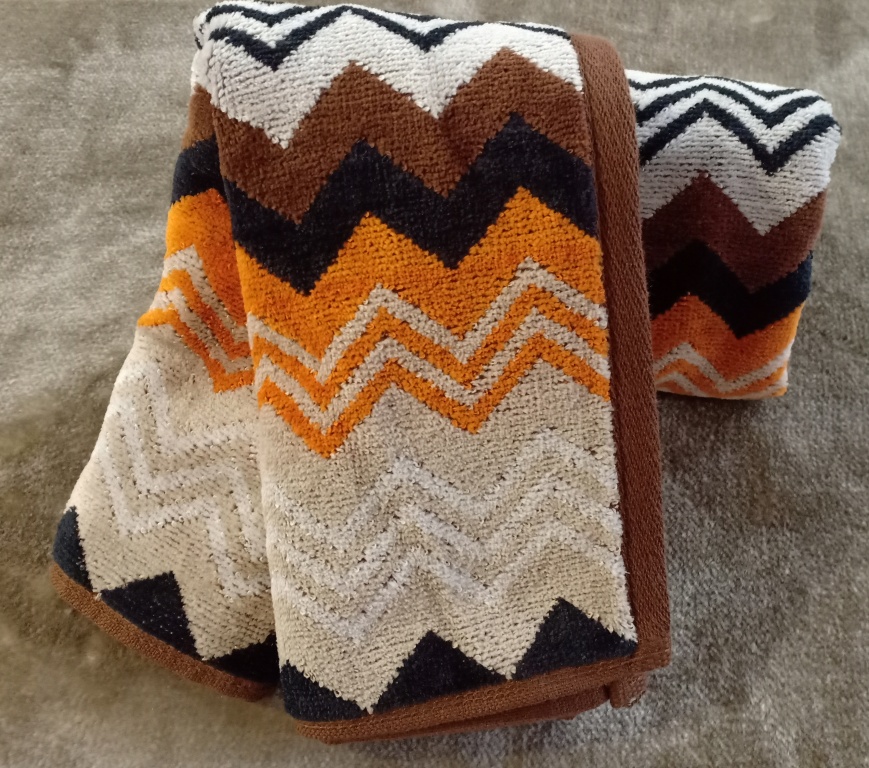 Cotton Jacquard  Hand Towel  by Homiekart