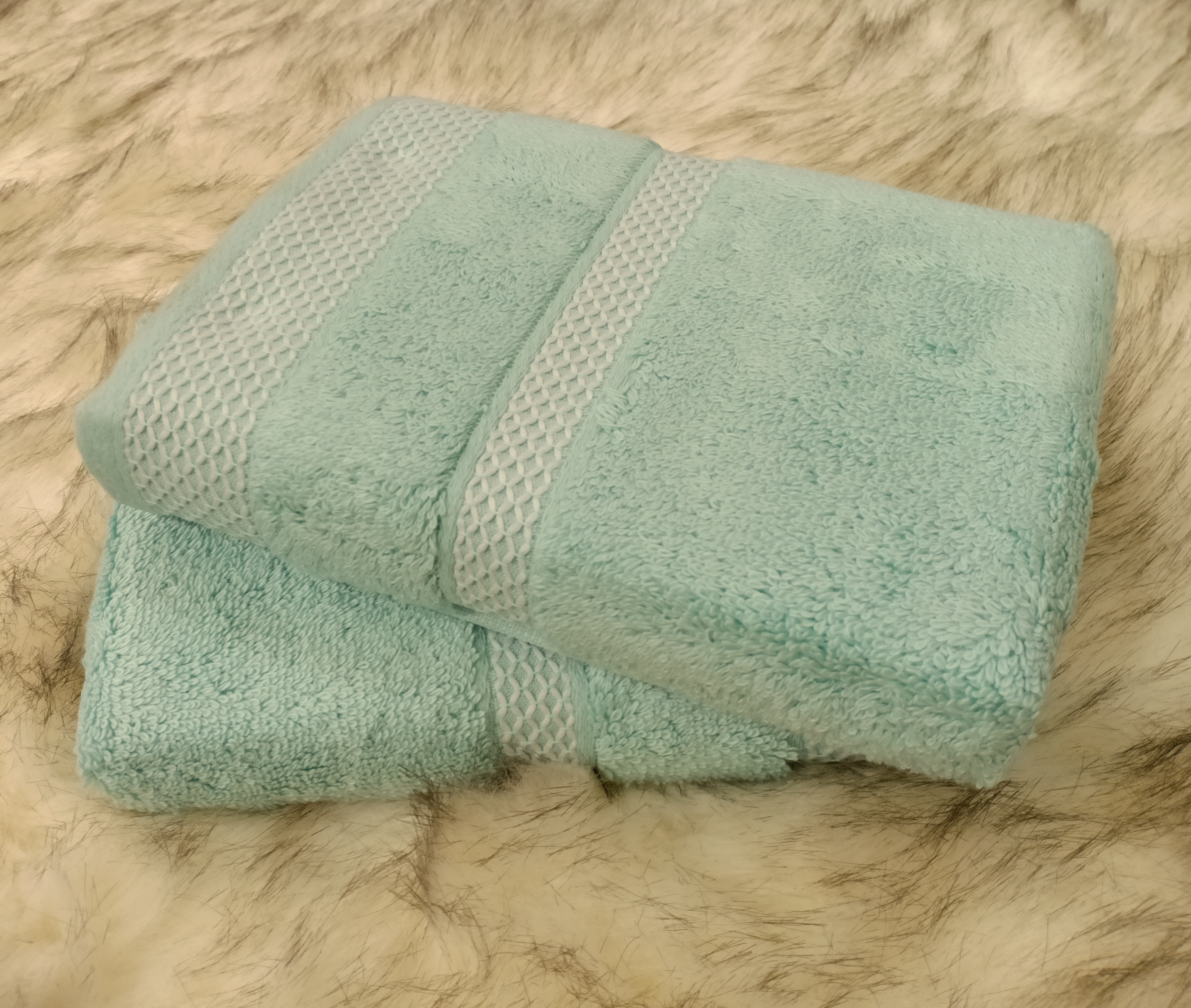 HYGRO  Hand Towel Set by SPACES
