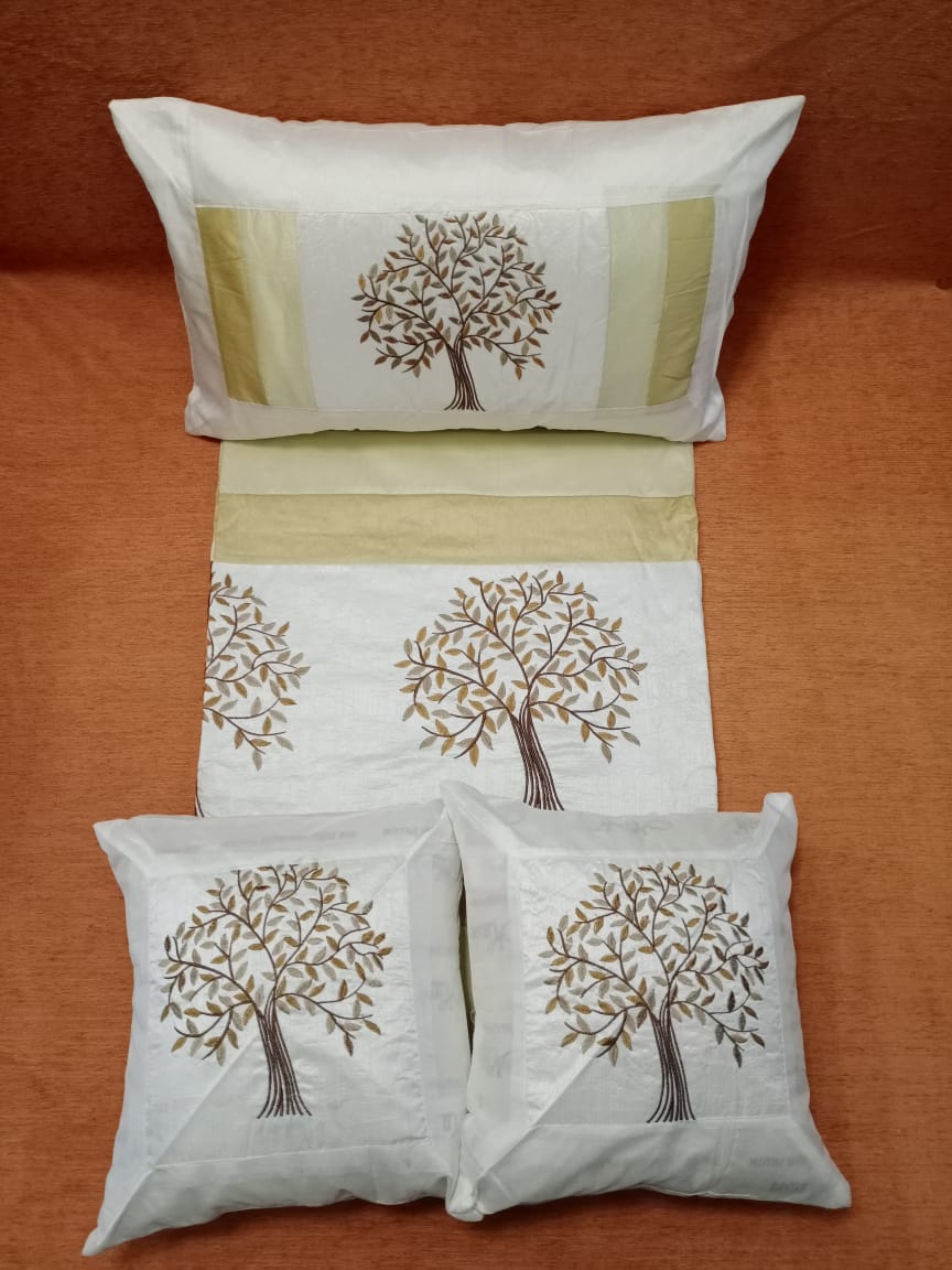 Silk Double Bedcover BY HOMIEKART