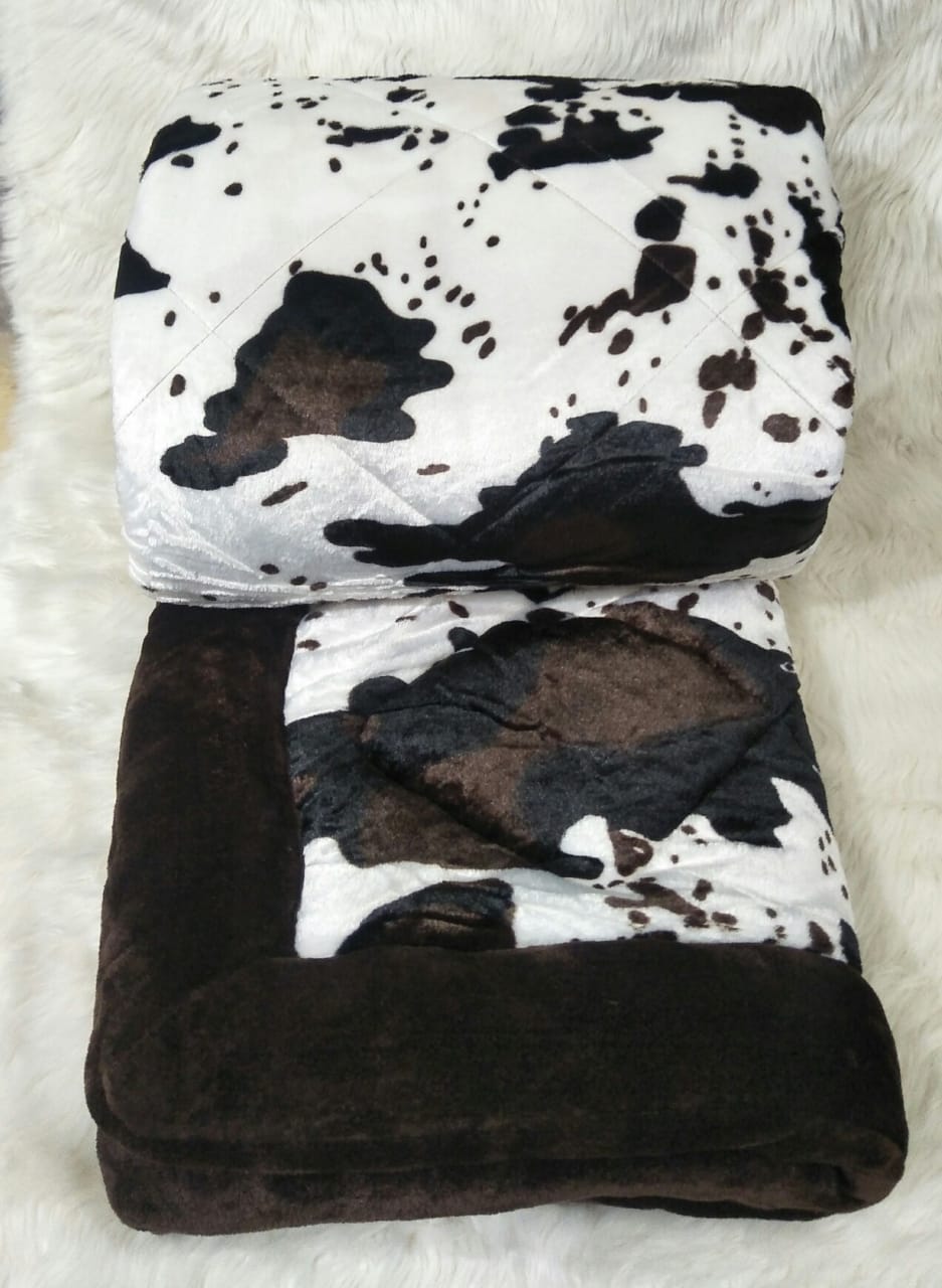 Animal Skin Printed 350 GSM Microfiber Double Bed Quilt by HOMIEKART