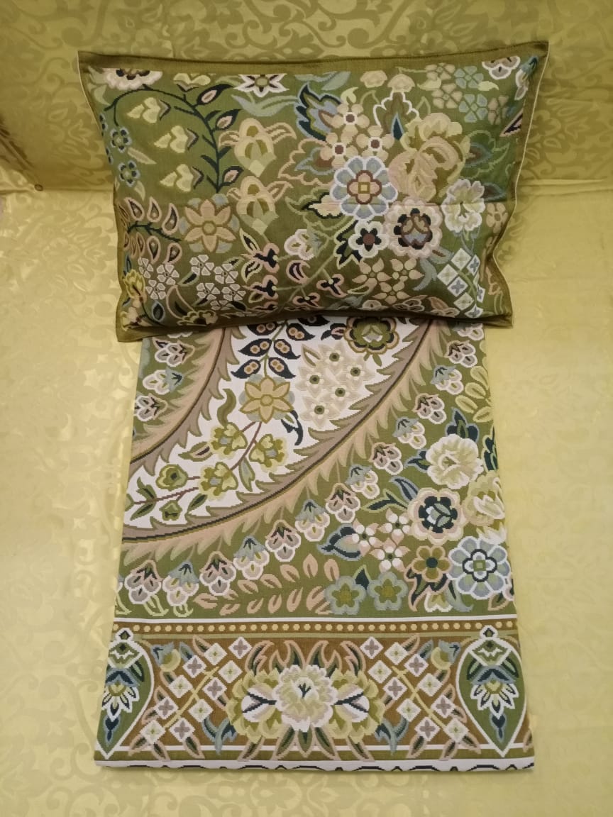 Floral Printed Bedcover Set by Homiekart