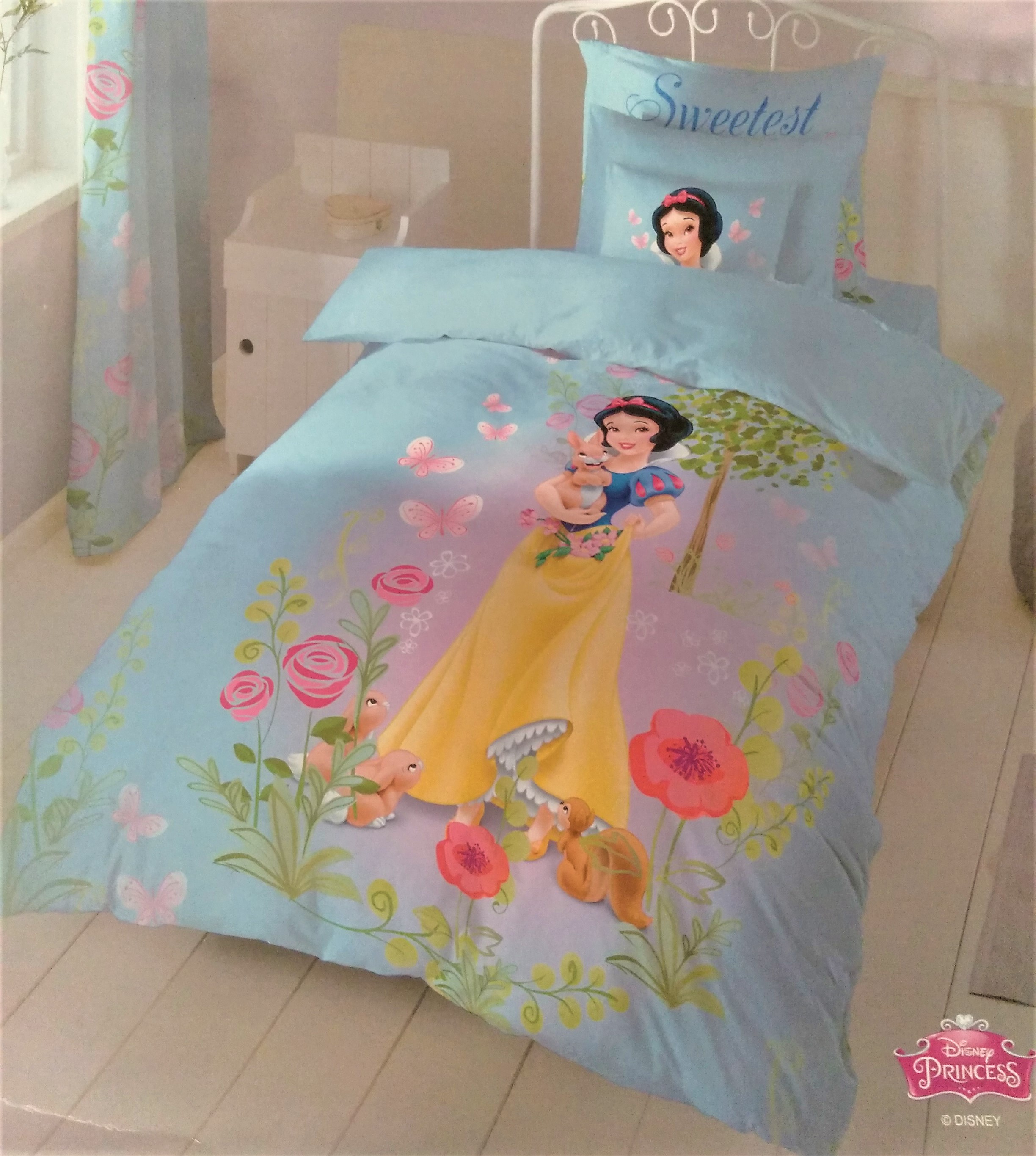 SNOW WHITE Kids Bedsheet by DDECOR