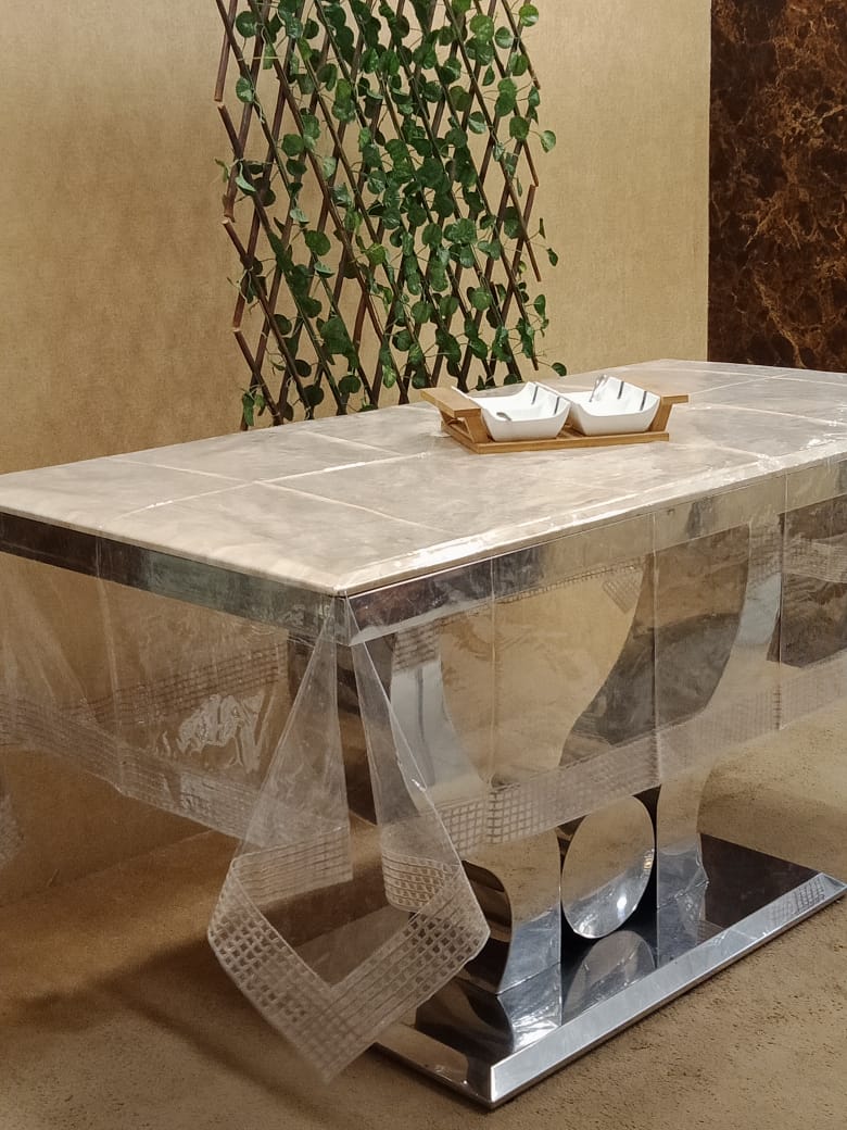 Border Look Transparent Vinyl Table Cover by Homiekart