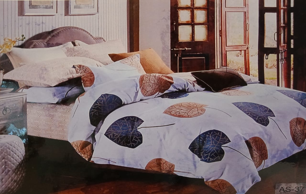 Daffodil  Comforter Set by Metropolis